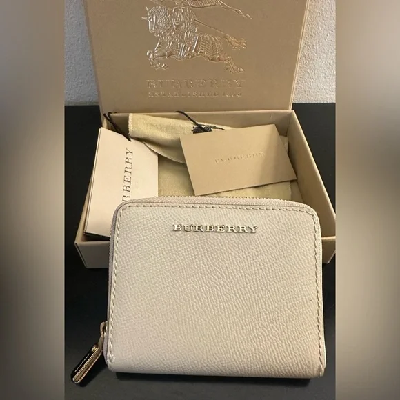 Burberry Cream Nova Embossed Compact Zippy Wallet Full Inclusion - Picture 3 of 12